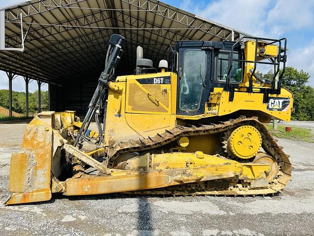 Image of Caterpillar D6T XL equipment image 1