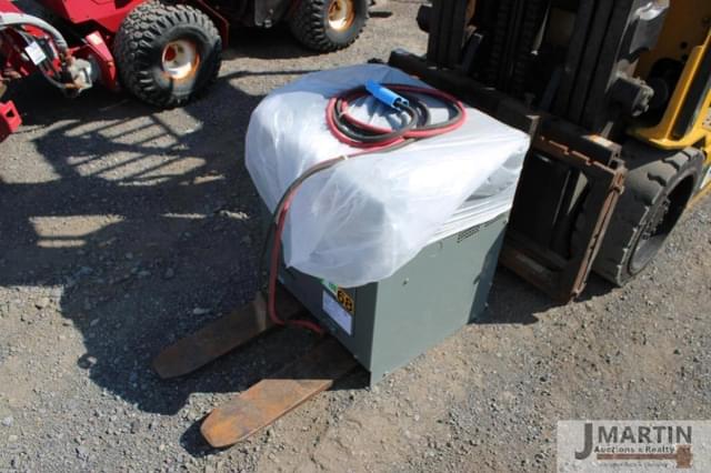 Image of Caterpillar EC30K equipment image 4