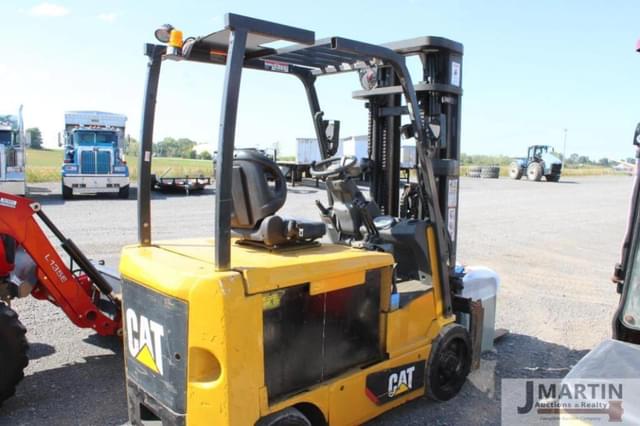 Image of Caterpillar EC30K equipment image 2
