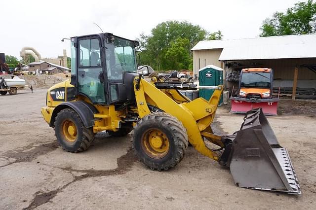 Image of Caterpillar 908H equipment image 2