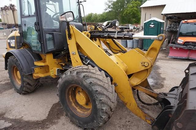 Image of Caterpillar 908H equipment image 4