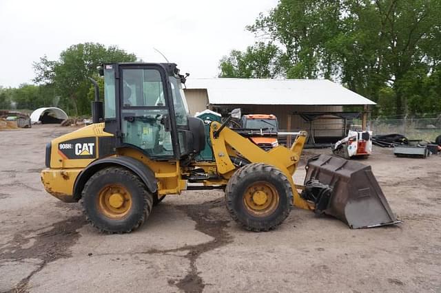 Image of Caterpillar 908H equipment image 1