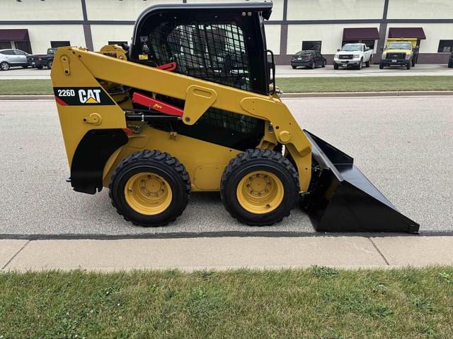 Image of Caterpillar 226D equipment image 3