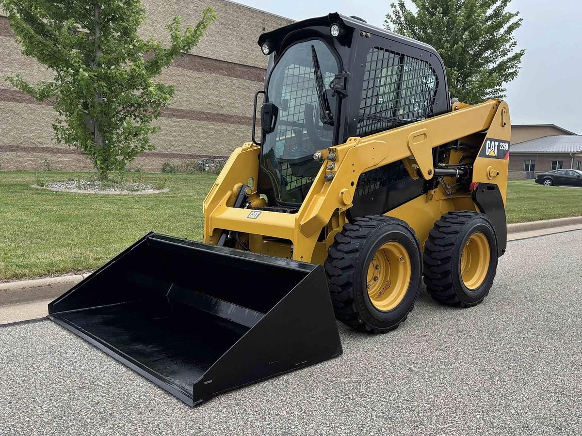 2016 Caterpillar 226D Equipment Image0