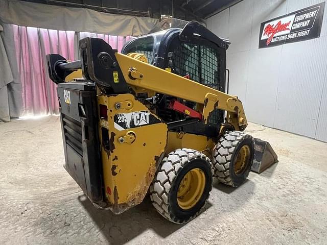 Image of Caterpillar 232D equipment image 4