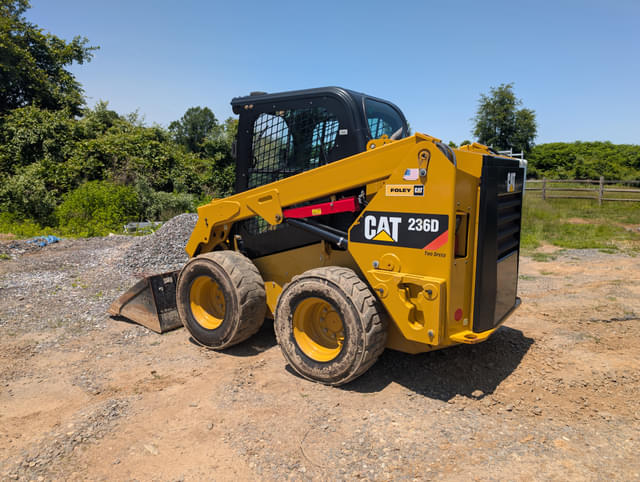 Image of Caterpillar 236D equipment image 2