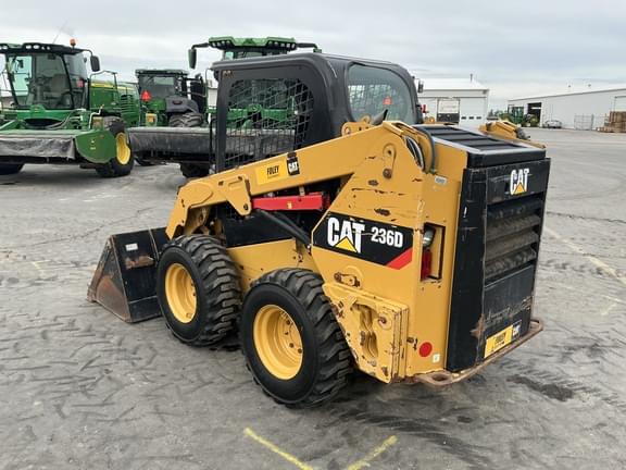 Image of Caterpillar 236D equipment image 2