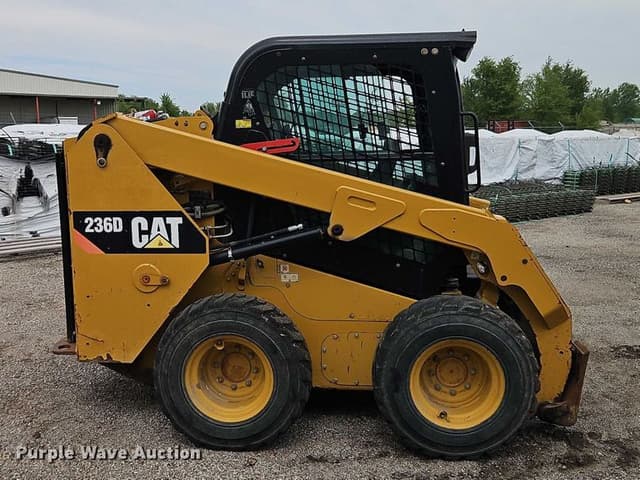 Image of Caterpillar 236D equipment image 3