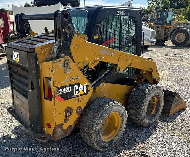 Image of Caterpillar 242D equipment image 4