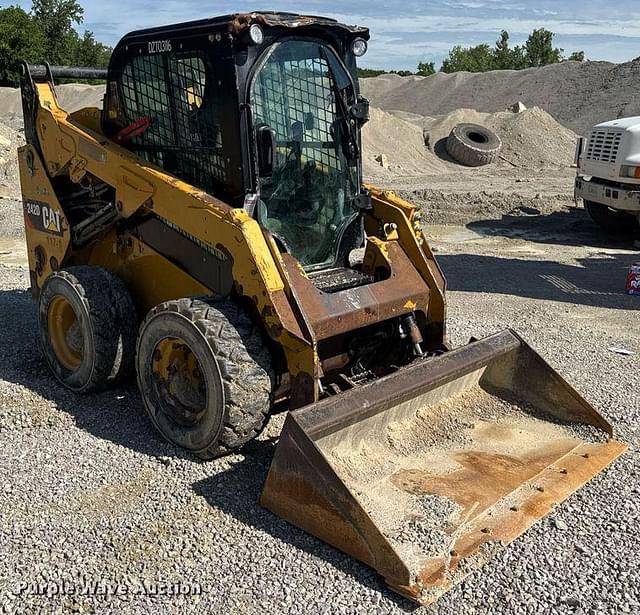 Image of Caterpillar 242D equipment image 2