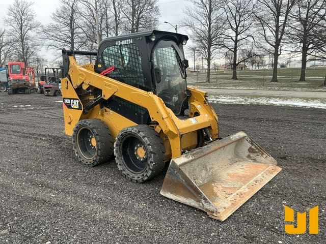 Image of Caterpillar 242D equipment image 2