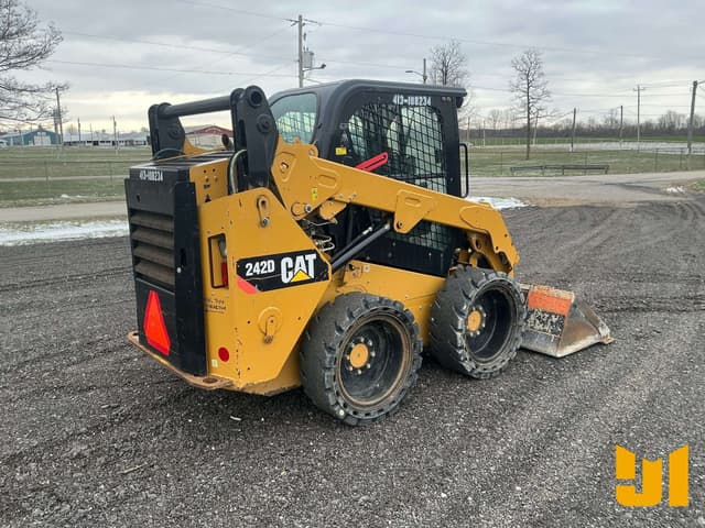 Image of Caterpillar 242D equipment image 4