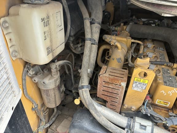 Image of Caterpillar 262D equipment image 4
