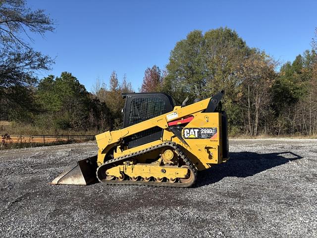 Image of Caterpillar 299D2 XHP equipment image 2