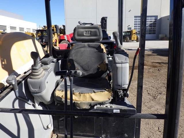 Image of Caterpillar 302.7D CR equipment image 4