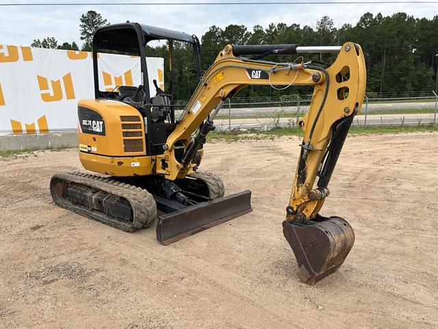 Image of Caterpillar 302.7D CR equipment image 2