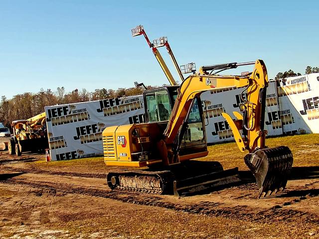 Image of Caterpillar 305.5E2 equipment image 2