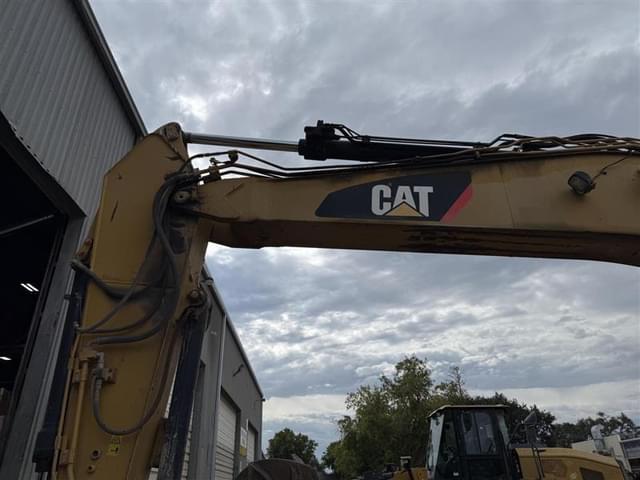 Image of Caterpillar 335F equipment image 3