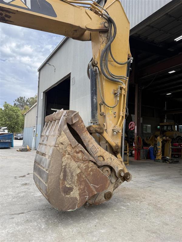 Image of Caterpillar 335F equipment image 4