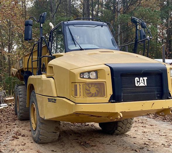 Image of Caterpillar 725C2 equipment image 4