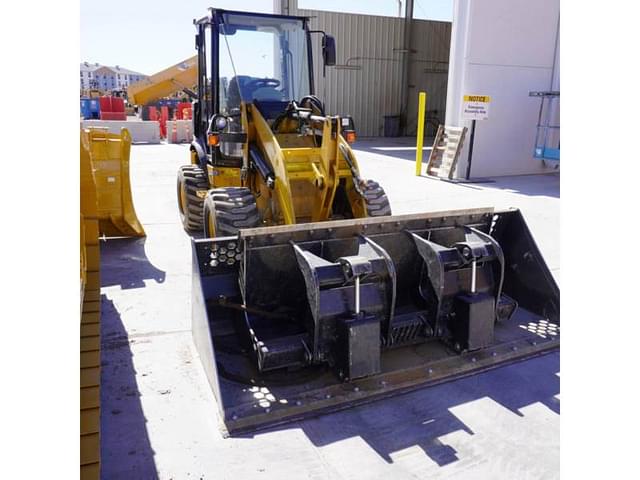 Image of Caterpillar 903C2 equipment image 1