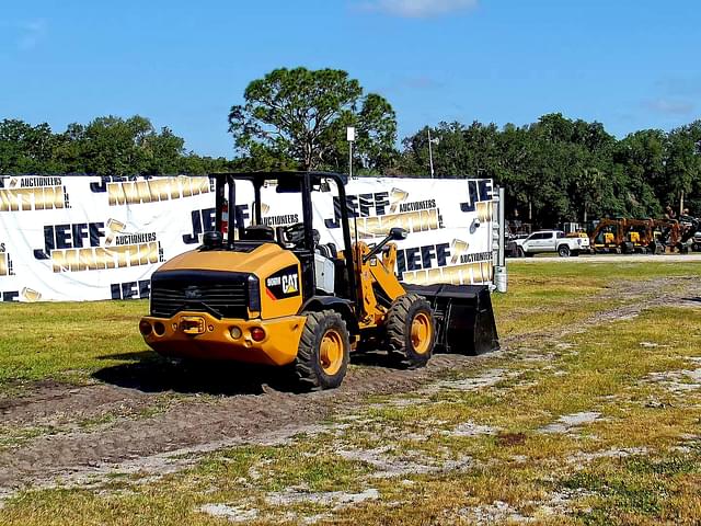 Image of Caterpillar 906M equipment image 4