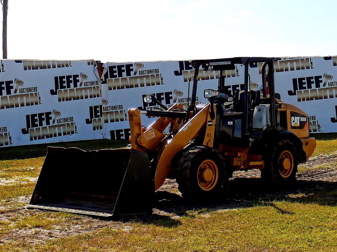 Image of Caterpillar 906M Primary image