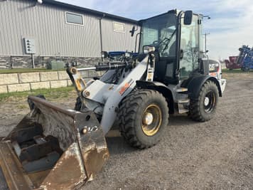 Main image Caterpillar 908M