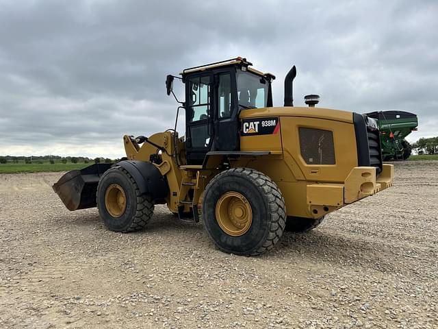 Image of Caterpillar 938M equipment image 2