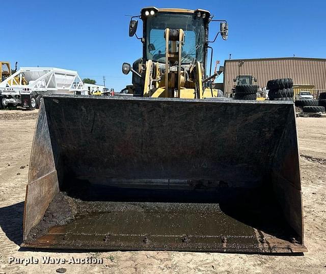 Image of Caterpillar 938M equipment image 1