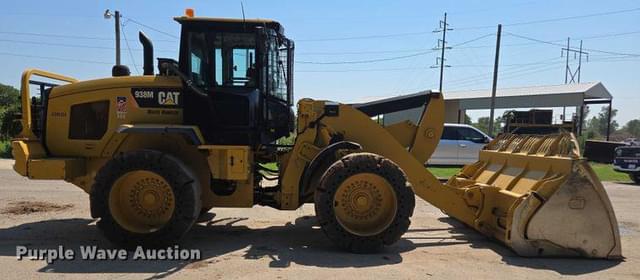 Image of Caterpillar 938M equipment image 3