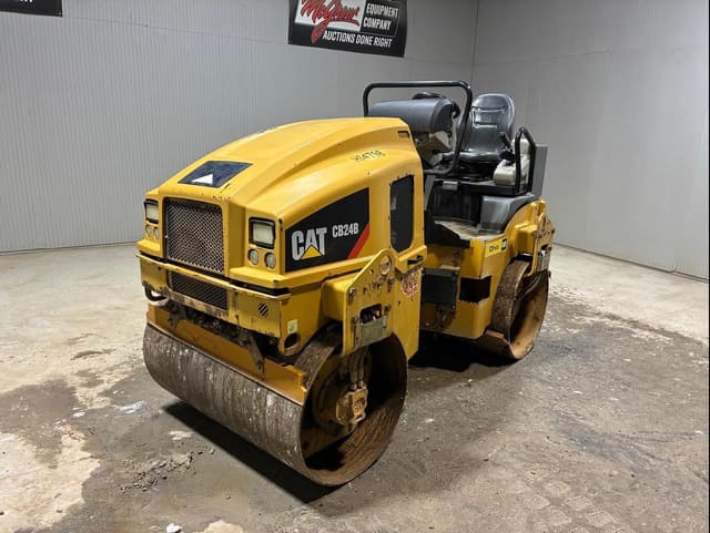 Image of Caterpillar CB24B equipment image 1