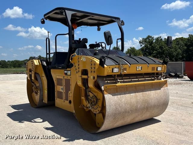 Image of Caterpillar CB68B equipment image 2