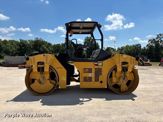 Image of Caterpillar CB68B equipment image 3