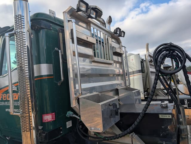 Image of Caterpillar CT660S equipment image 4