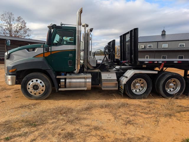 Image of Caterpillar CT660S equipment image 1