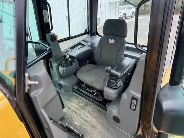Image of Caterpillar D5K2 LGP equipment image 4
