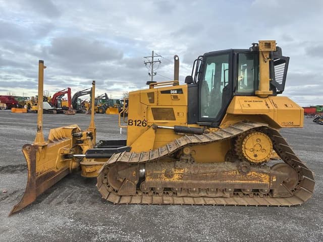 Image of Caterpillar D6N LGP equipment image 2