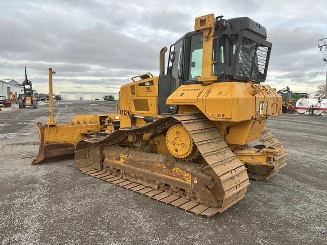 Image of Caterpillar D6N LGP equipment image 4