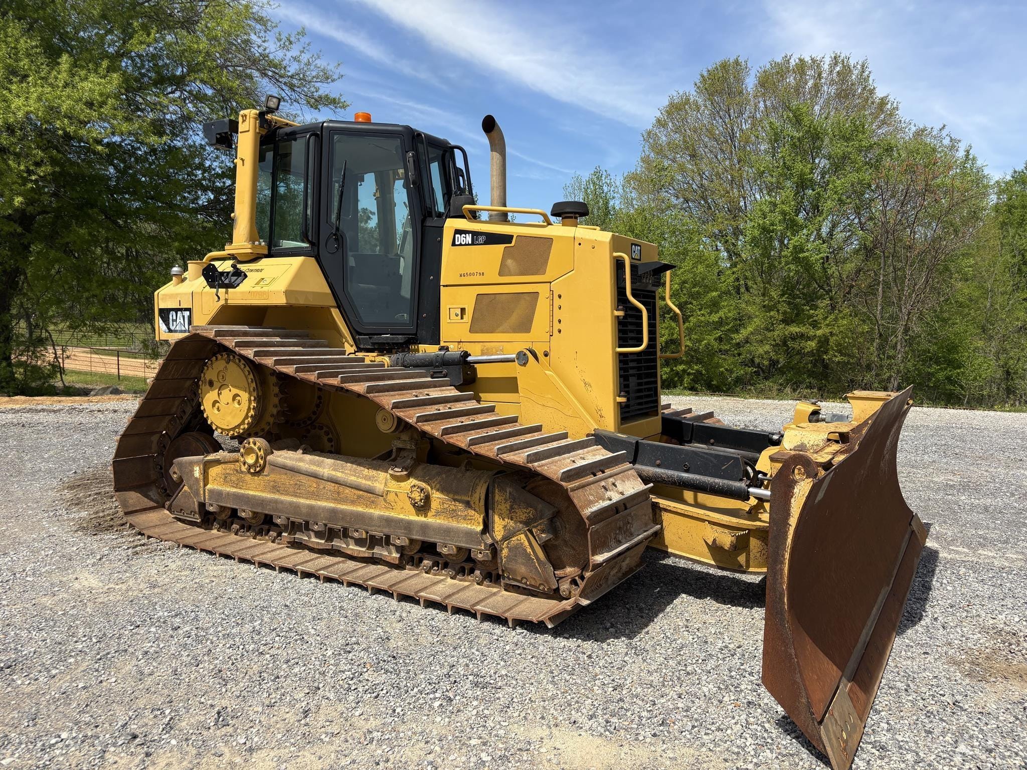 2016 Caterpillar D6N LGP Equipment Image0