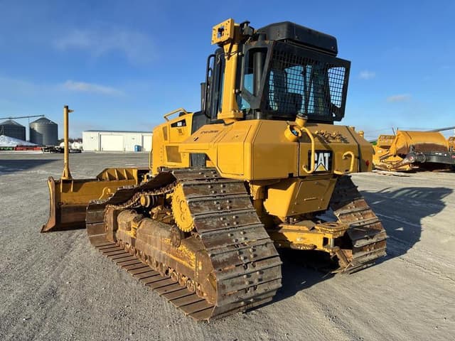 Image of Caterpillar D6N LGP equipment image 3