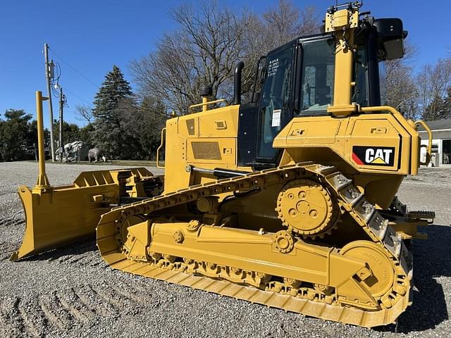 Image of Caterpillar D6N LGP equipment image 4