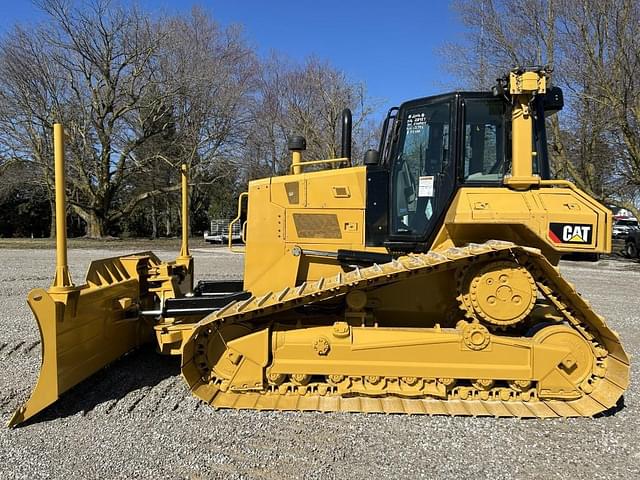 Image of Caterpillar D6N LGP equipment image 2