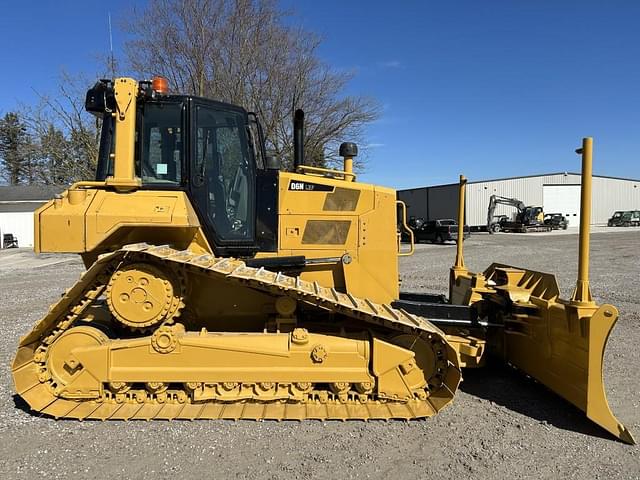 Image of Caterpillar D6N LGP equipment image 3