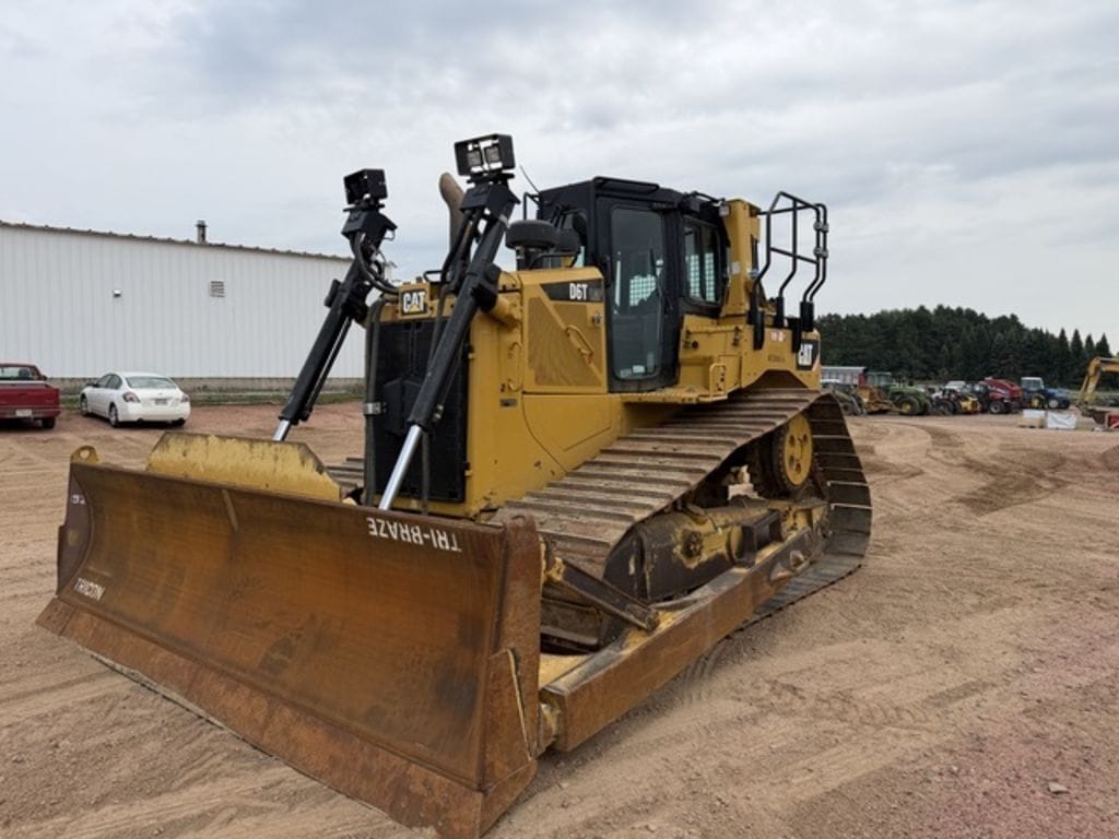 2016 Caterpillar D6T LGP Equipment Image0