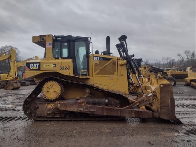 Image of Caterpillar D6T XL equipment image 2