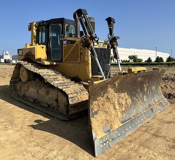 Image of Caterpillar D6T XW equipment image 4