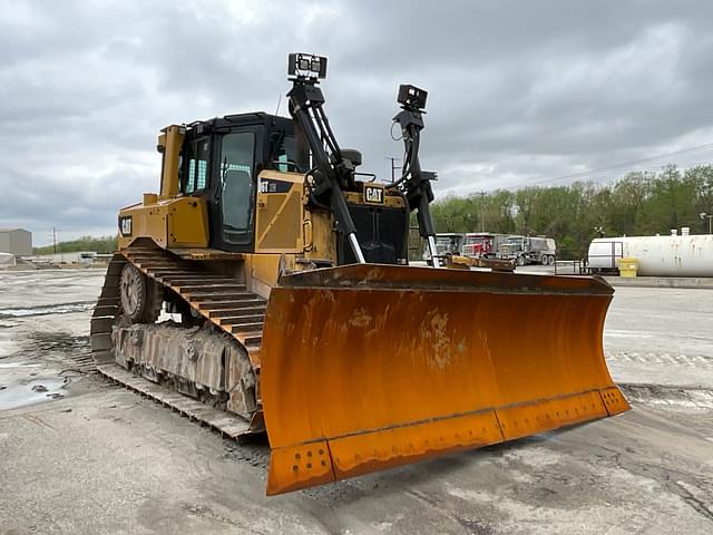 Image of Caterpillar D6T XW equipment image 2