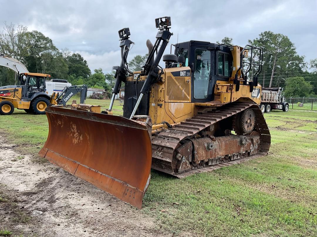 Image of Caterpillar D6T Primary image