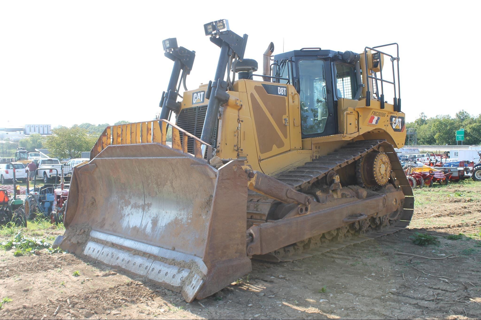 2016 Caterpillar D8T Equipment Image0
